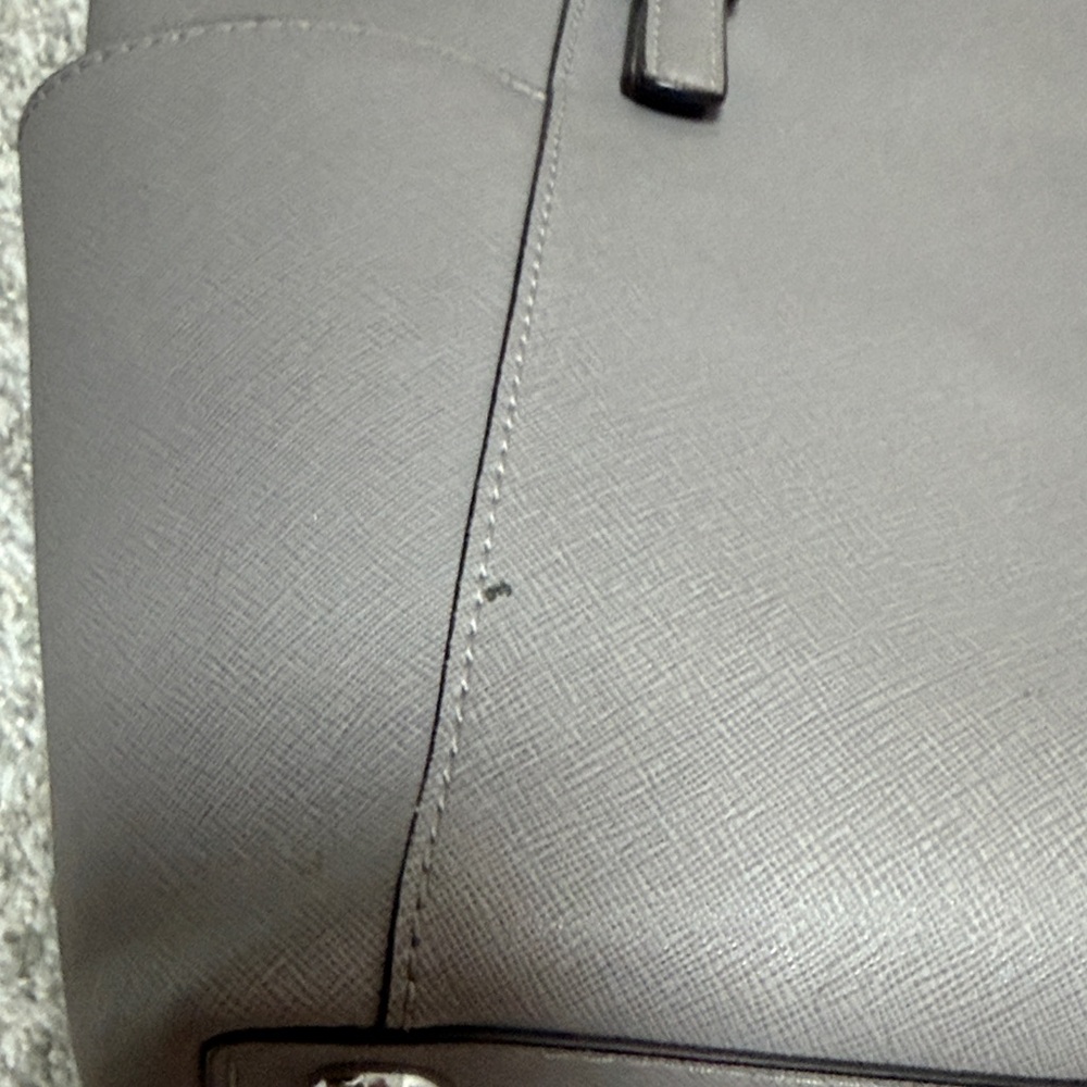 Michael Kors Jet Set Charlotte Saffiano Leather Zip-Top Tote in Grey - Picture 15 of 16